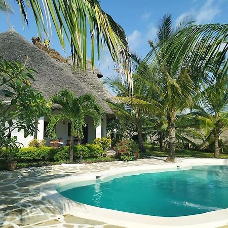 Twiga House Resort Piscina ☆☆☆☆☆ Pearl Beach Watamu Exterior foto