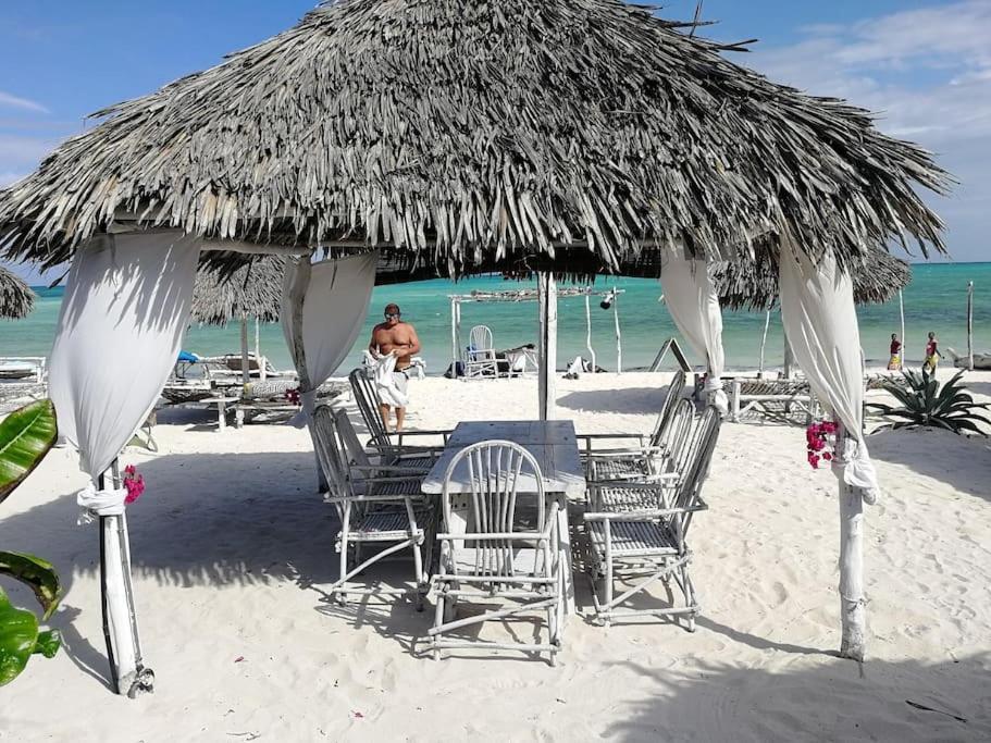 Twiga House Resort Piscina ☆☆☆☆☆ Pearl Beach Watamu Exterior foto