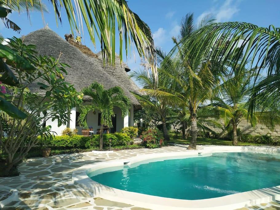 Twiga House Resort Piscina ☆☆☆☆☆ Pearl Beach Watamu Exterior foto