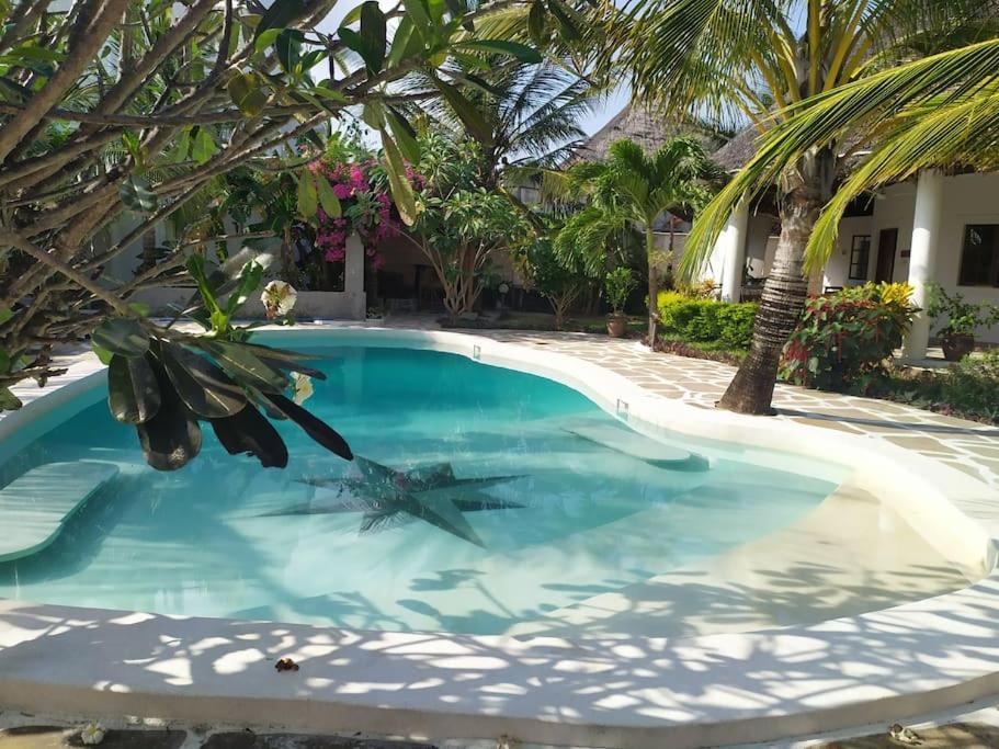 Twiga House Resort Piscina ☆☆☆☆☆ Pearl Beach Watamu Exterior foto