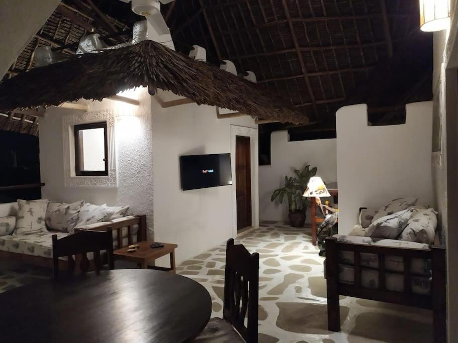Twiga House Resort Piscina ☆☆☆☆☆ Pearl Beach Watamu Exterior foto